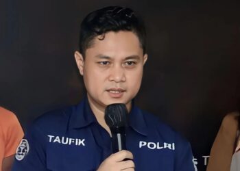 AHMAD TAUFIK