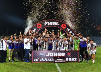 PEMAIN UiTM United menjulang Piala Al-Ikhsan Cup 2023 selepas menumpaskan YPM FC 2-1 di pentas final pada Sabtu lalu.
