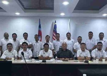 BARISAN pimpinan baru Wira Warisan semasa mesyuarat di Kota Kinabalu semalam