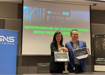 MAJLIS pertukaran dokumen kerjasama antara 
SNS Network Technology Berhad dengan Seagate Technology.