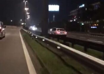 TANGKAP layar video kereta jenis BMW berwarna putih yang dipandu melawan arus kira-kira lima kilometer ke arah susur masuk Jambatan Pulau Pinang sebelum merempuh sebuah Perodua Bezza dalam kejadian awal pagi 2 Oktober lalu.