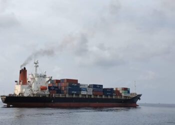MARITIM MALAYSIA Pulau Pinang menahan sebuah kapal kargo dari Panama, Amerika Selatan yang disyaki berlabuh tanpa kebenaran di perairan Pulau Pinang semalam.