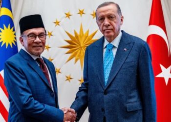 ANWAR Ibrahim ketika Recep Tayyip Erdogan di Ankara, Turkiye, 15 Februari 2023. - IHSAN PEJABAT PERDANA MENTERI
