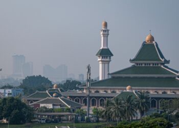 PEMANDANGAN sekitar Bandaraya Melaka yang terjejas akibat  jerebu. -UTUSAN/SYAFEEQ AHMAD