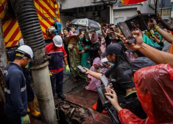 PEMPENGARUH mempunyai ratusan ribu malah jutaan pengikut di saluran media sosial masing-masing yang mampu memberikan impak besar kepada masyarakat.