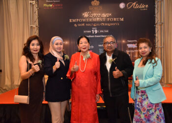 Wakil-wakil penaja dan penganjur  Miss and Mrs. Plus World Malaysia 2023/2024 (MPWM) ketika majlis pelancaran di sini baru-baru ini.