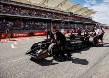 LEWIS Hamilton yakin jentera F1 Mercedes 2024 mampu memberi saingan kepada pasukan Red Bull selepas menampilkan aksi memberangsangkan di tempat kedua dalam Grand Prix Mexico, kelmarin. – AFP
