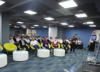 KAMARUL ZAMAN MAMAT menghadiri Program Town Hall Discussion 'Ancaman Scammer Masa Kini' di Menara BSN, Johor Bahru.