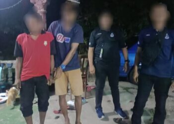 ANTARA penagih yang ditahan dalam operasi penyalahgunaan dadah di sekitar daerah Pontian.