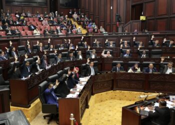 ADUN-ADUN Negeri Sembilan pada Persidangan Kedua (Perasmian) Penggal Pertama Dewan Undangan Negeri (DUN) Negeri Sembilan Yang Ke-15 hari ini meluluskan sebulat suara usul khas mengutuk tindakan kejam rejim Israel yang mencetuskan pergolakan terkini di Palestin.-UTUSAN/ZAKKINA WATI AHMAD TARMIZI.