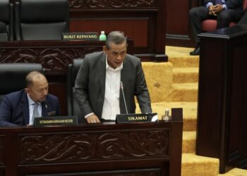 AMINUDDIN Harun pada Persidangan Kedua (Perasmian) Penggal Pertama Dewan Undangan Negeri (DUN) Negeri Sembilan Yang Ke-15 di Seremban hari ini.-UTUSAN/ZAKKINA WATI AHMAD TARMIZI.