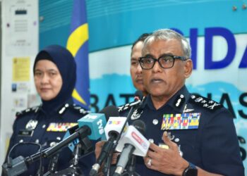 RAMLI Mohamed Yoosuf ketika bercakap pada sidang media mengenai jenayah atas talian yang diadakan di Menara KPJ, Kuala Lumpur pada pagi ini. UTUSAN/SYAKIR RADIN
