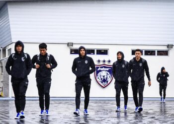 PASUKAN JDT tiba di Ipoh hari ini untuk aksi separuh akhir Piala Malaysia menentang Perak esok. - JOHOR SOUTHERN TIGERS