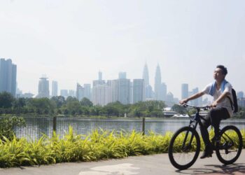 Pemandangan ibu kota yang hampir jelas pagi semalam dengan bacaan Indeks Pencemaran Udara pada skala 58 (IPU) ekoran hujan pada awal pagi. UTUSAN/SYAKIR RADIN