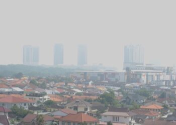 JOHOR BAHRU antara kawasan yang teruk dilanda jerebu di Johor.