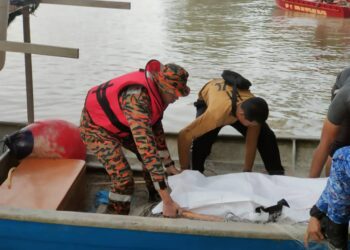 NELAYAN yang dilaporkan hilang dalam kejadian bot karam di Sungai Perak dekat Hutan Melintang ditemukan lemas hari ini.  - UTUSAN/IHSAN JBPM