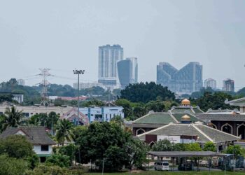 SEMAKAN melalui Sistem Pengurusan Indeks Pencemaran Udara Malaysia (APIMS) setakat pukul 1 tengah hari mendapati, Bukit Rambai mencatatkan bacaan IPU tidak sihat iaitu 154.