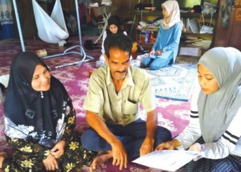 MOHAMAD Shamsuddin Mamat bersyukur dan berterima kasih kepada UMT kerana membolehkan anak perempuannya itu menyambung pengajian di universiti tersebut.