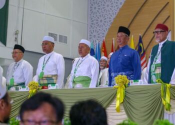 PARA pemimpin Pas kini berdepan tanggungjawab membawa mandat akar umbi bagi memenuhi aspirasi untuk memastikan kejayaan parti dalam siri pilihan raya akan datang. - UTUSAN/SHAHIR NOORDIN