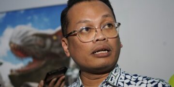NIK NAZMI NIK AHMAD