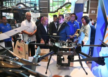 PERDANA Menteri Datuk Seri Anwar Ibrahim mengiktiraf usaha KPT diketuai Mohamed Khaled Nordin yang 
disifatkan telah menterjemahkan Kerangka Ekonomi Madani: Memperkasa Rakyat yang beliau umumkan 
pada 27 Julai lalu ke dalam konteks ruang lingkup fungsi dan peranan KPT dalam sektor pendidikan tinggi.