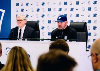 WAYNE Rooney ketika memberi sidang akhbar pertama sebagai pengurus Birmingham.