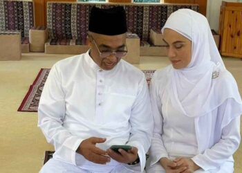 SABRI  Yunus dan Angeline Tan