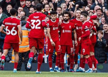 PEMAIN Liverpool meraikan jaringan Mohamed Salah ketika menentang Everton dalam aksi Liga Perdana Inggeris di Anfield.