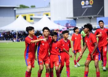 PEMAIN-pemain Akademi Bola Sepak Negara Mokhtar Dahari (AMD) antara tempat dalam melahirkan bakat-bakat pemain muda negara.
