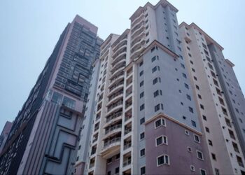 LOKASI wanita warga Vietnam ditemukan maut dalam longkang sebuah kondominium di Jalan Syed Abdul Aziz, Banda Hilir, Melaka. - UTUSAN/SYAFEEQ AHMAD