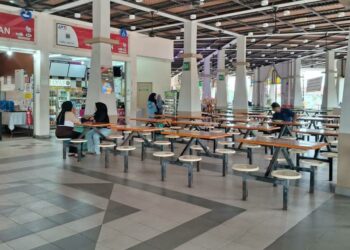 KEADAAN R&R Perasing, Kemaman, lengang selepas tular di laman sosial seorang pemandu lori diganggu hantu ketika melalui kawasan itu pada dua minggu lalu. - UTUSAN/NIK NUR IZZATUL HAZWANI NIK ADNAN