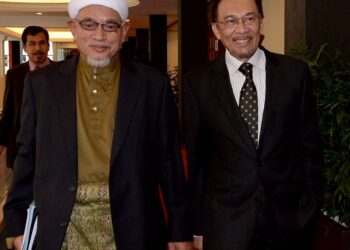 APA logiknya Abdul Hadi memanggil Anwar dengan gelaran banduan atau bekas banduan jika sebelum ini mengakui secara terbuka bahawa hukuman-hukuman dikenakan ke atas Anwar  adalah fitnah 
semata-mata?
