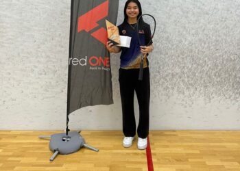 Pemain skuasy negara, Whitney Isabelle raih kejuaraan pertama dalam karier profesionalnya selepas mengungguli Kejohanan redOne PSA Satellite di Melaka hari ini. (FOTO: Ace Sports Management)