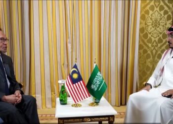 Anwar Ibrahim ketika wawancara bersama portal berita Al Arabiya yang dimuat naik di Facebook hari ini.