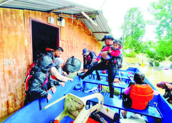 AGENSI Pengurusan Bencana Negara (NADMA) membuat persiapan rapi melibatkan semua agensi yang terlibat dan juga komuniti setempat bagi menghadapi bencana banjir yang dijangka tidak lama lagi.