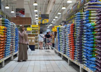 SURUHANJAYA Pencegahan Rasuah Malaysia sedang menyiasat sebuah syarikat pembekalan beras didakwa menipu urusan membekalkan beras bernilai lebih RM100 juta.