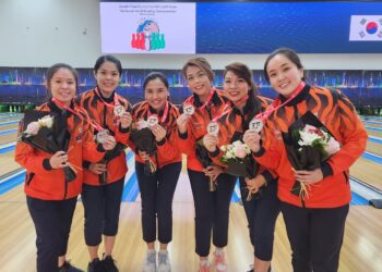 PASUKAN boling wanita negara berjaya menang pingat perak di Kejohanan Dunia Persekutuan Boling Antarabangsa (IBF).-IHSAN MSN
