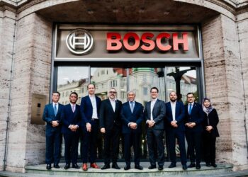 AHMAD Zahid Hamidi mengadakan perjumpaan dengan wakil Bosch-Haus serta DIHK menerusi lawatan kerjanya ke Berlin, Jerman. - GAMBAR TEAM TPM