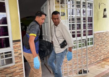 JENAZAH Badrul Muhayat dibawa ke Hospital Seberang Jaya, Pulau Pinang kira-kira pukul 2.55 petang ini untuk tindakan lanjut. - Pix: SITI NUR MAS ERAH AMRAN