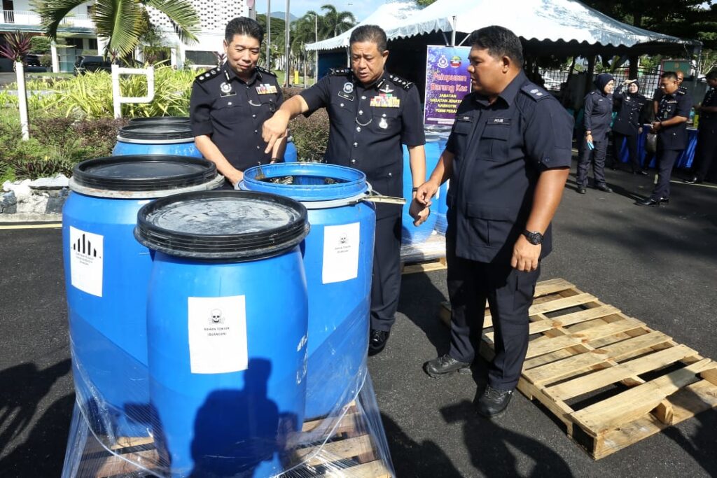 Polis Perak lupus dadah RM2.11 juta - Utusan Malaysia
