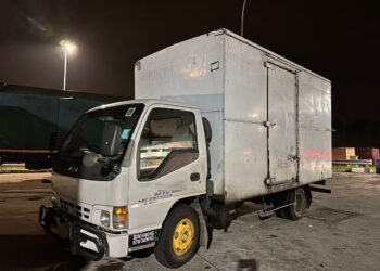 SEBUAH lori ang mengandungi diesel bersubsidi dirampas dalam serbuan Op Tiris di sebuah stesen minyak di Lebuhraya Kuala Lumpur-Seremban Arah Selatan, di Seremban malam tadi.