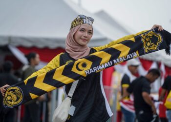 KUALA LUMPUR 17 OKTOBER 2023 - Gelagat para penyokong yang hadir bagi memberi sokongan kepada Harimau Malaya pada perlawanan akhir Kejohanan Pestabola Merdeka 2023 Malaysia menentang Tajikistan di Stadium Nasional Bukit Jalil (SBNJ) di sini, hari ini. GAMBAR: FARIZ RUSADIO