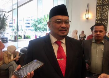 MOHAMED Fadzli Hassan ketika ditemui pemberita pada Majlis Istiadat Konvokesyen Kolej Universiti Islam Antarabangsa Sultan Ismail Petra (KIAS) Kali Ke-23 di Kota Bharu, Kelantan. UTUSAN/ROSMIZAN RESDI.