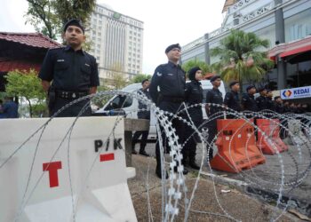 BAGI anggota polis yang bertugas di bandar besar kenaikan kos sara hidup menjadi cabaran buat mereka. - GAMBAR HIASAN