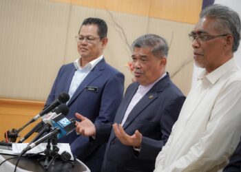 MOHAMAD Sabu pada sidang akhbar khas di KPKM, Putrajaya. - UTUSAN/FAISOL MUSTAFA