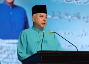 SULTAN Nazrin Muizzuddin Shah bertitah pada Muzakarah Sultan Nazrin Muizzuddin Shah bertemakan 'Memperkasa Ahli Sunah Wal Jamaah Sebagai Firqah Najiah di Ipoh hari ini. - UTUSAN