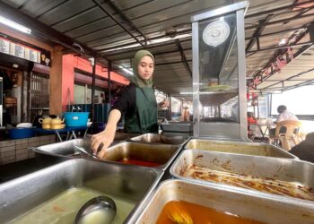PENIAGA makanan adalah antara yang paling terkesan dengan kenaikan harga barangan mentah dan keperluan harian.