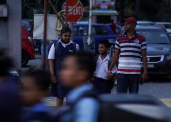 MASYARAKAT India dikatakan hampa terhadap Belanjawan 2024 kerana didapati kurang memenuhi harapan mereka. – UTUSAN/AMIR KHALID