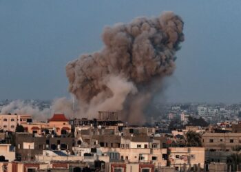 TENTERA Israel melancarkan serangan udara di Rafah, selatan Semenanjung Gaza, Palestin. - AFP