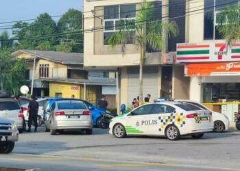 SEBUAH kedai serbaneka 24 jam yang terlibat dalam kejadian samun di Losong  Mat Shafie , Kuala Terengganu, hari ini. - UTUSAN/TENGKU DANISH BAHRI TENGKU YUSOFF
